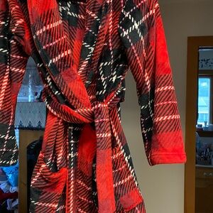 PINK Victoria's Secret Red Plaid Robe